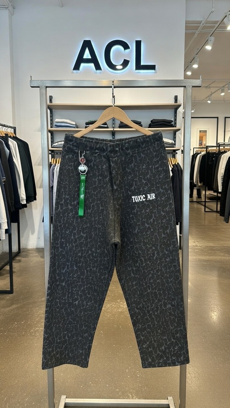 Toxic Air stocked Jean